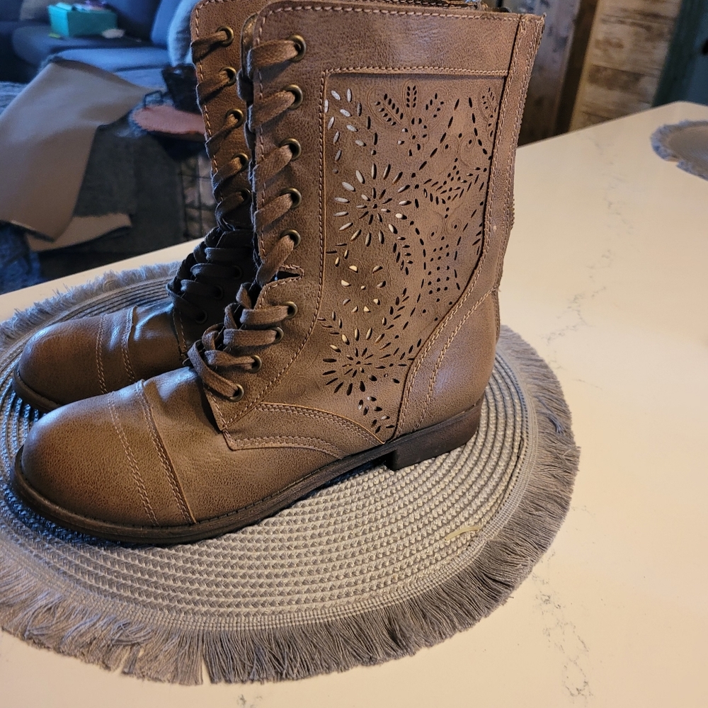 Rampage Boots